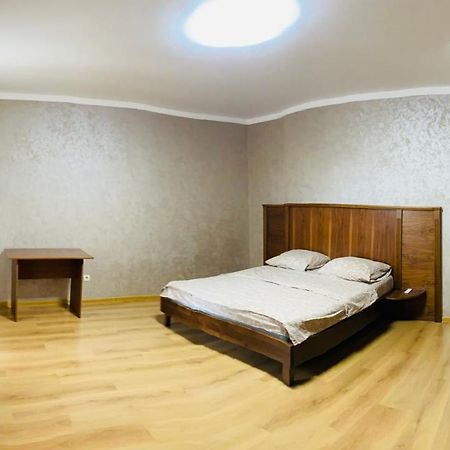 Ogienka 2B, Center Lutsk Apartment Ngoại thất bức ảnh