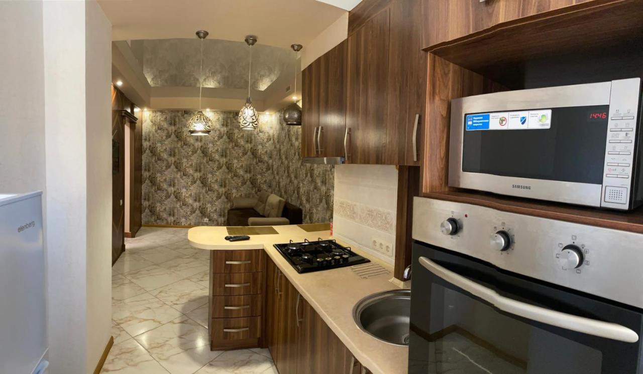 Ogienka 2B, Center Lutsk Apartment Ngoại thất bức ảnh
