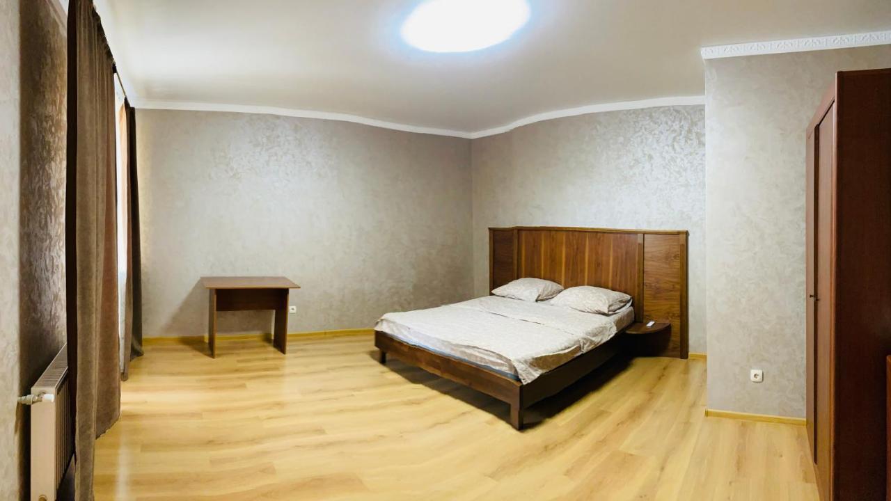 Ogienka 2B, Center Lutsk Apartment Ngoại thất bức ảnh